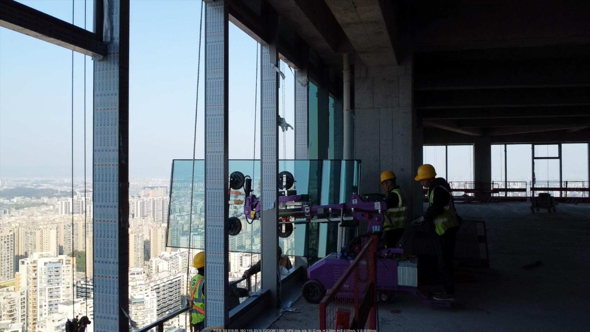  Cowest Machinery WSR-400MINI Enhancing Glass Installation in the Guangzhou Greater Bay Area Science and Innovation Center (2).jpg